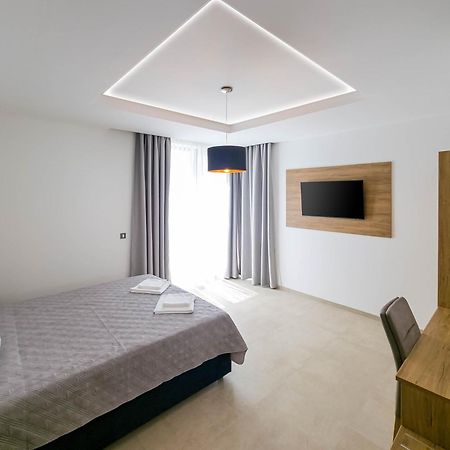 Maresole Beachfront Residence Poreč Extérieur photo