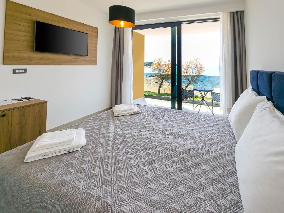 Maresole Beachfront Residence Poreč Extérieur photo